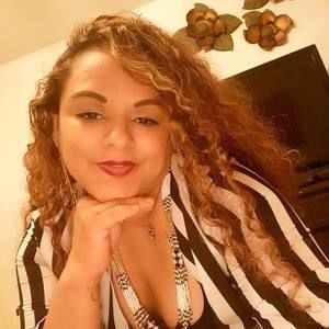 Meet your Posher, Dania